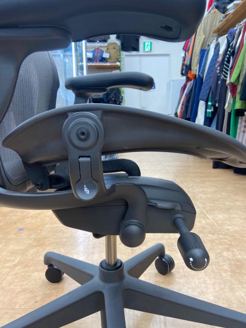 Herman Miller (ハーマンミラー) アーロンチェア AER1A12PW Aサイズ 95 ブラック リマスタード ライト