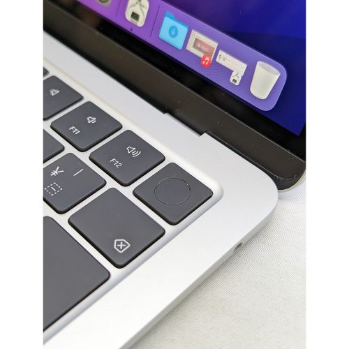 Apple (アップル) MacBook Air 2022 MLXY3J/A 13.6インチ Mac OS X M2