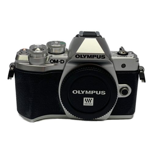 OLYMPUS (オリンパス) ダブルズームキット OM-D E-M10 Mark III IM006