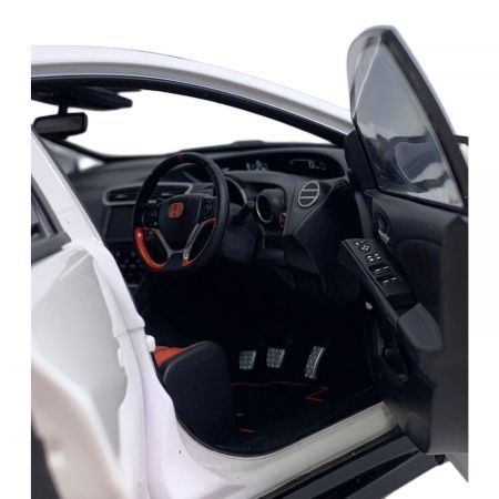 EBBRO (エブロ) モデルカー 1/18 チャンピオンシップホワイト Honda CIVIC TYPE R 2015 UK License Plate 81061