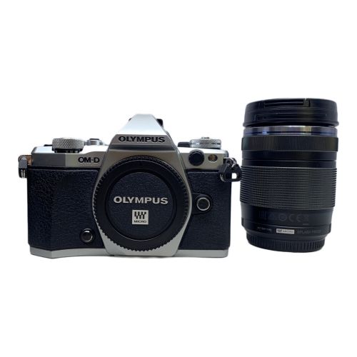 OLYMPUS (オリンパス) デジタル一眼レフカメラ ズームレンズキット OM-D E-M5 MarkⅡ BFKA75782