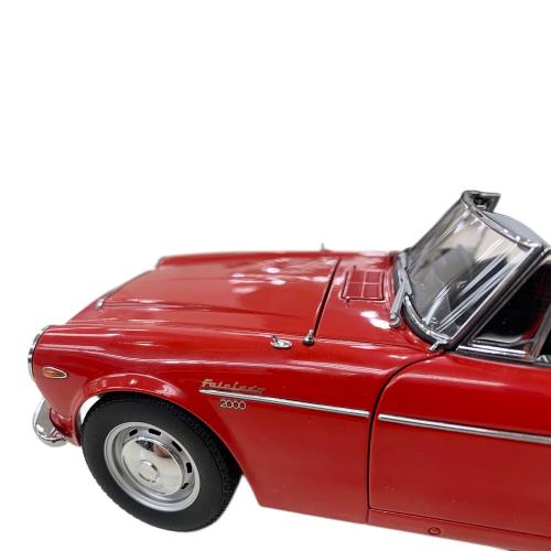 AUTOart (オートアート) 1/18 Datsun Fairlady 2000（SR311） レッド