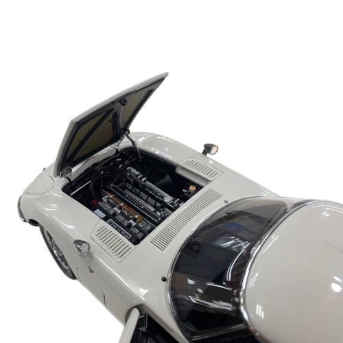 AUTOart (オートアート) 1/18 Toyota 2000 GT  ホワイト ※パーツ欠品有 ※現状販売品