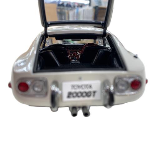 AUTOart (オートアート) 1/18 Toyota 2000 GT  ホワイト ※パーツ欠品有 ※現状販売品