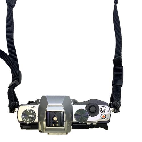 OLYMPUS (オリンパス) デジタル一眼カメラ OM-D E-M5初代 レンズキット