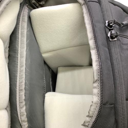 Incase (インケース) DSLR Pro Pack カメラバッグ ブラック
