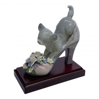 LLADRO (リヤドロ) フィギュリン 楽しいかくれんぼ 猫と蝶