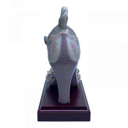 リヤドロ/lladro　楽しいかくれんぼ　猫と蝶 LLADRO (リヤドロ) フィギュリン 楽しいかくれんぼ 猫と蝶｜トレファク