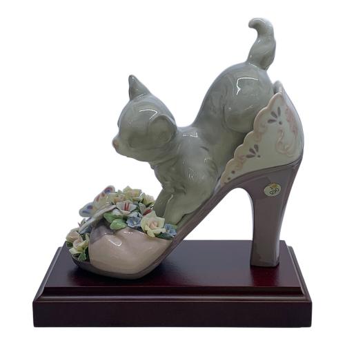 LLADRO (リヤドロ) フィギュリン 楽しいかくれんぼ 猫と蝶