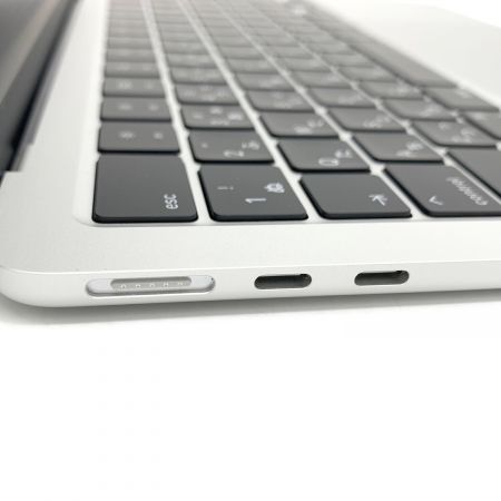 Apple (アップル) MacBook Air Liquid Retinaディスプレイ MLY33J/A 13.6インチ Mac OS Apple M2チップ 8コア メモリ:8GB SSD:256GB H1X7Y1JFPH