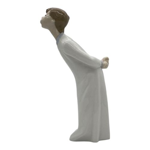 LLADRO (リヤドロ) フィギュリン 4869 キスをする少年