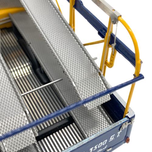 京商(キョウショウ) EXOTO(エグゾト) バートレッティ 642 レースカー トランスポーター ミニカー EX00019