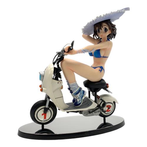 Mine biuE 白い原付で海へ向かう、青い水着の女の子 フィギュア