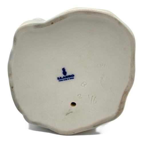 LLADRO (リヤドロ) フィギュリン 傘を持つ少女とガチョウ