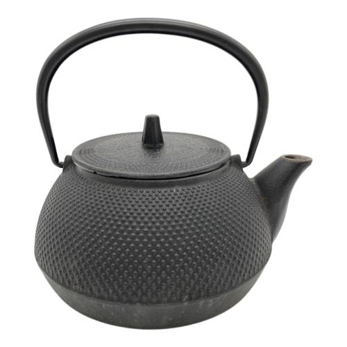 IWACHU (イワチュウ) 南部鉄器 鉄瓶 黒焼付 0.65L 鉄瓶兼用急須 5型新アラレ IH対応