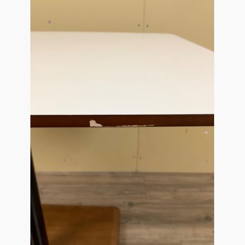 カリモク60 (カリモクロクマル) カフェテーブル ホワイト 33 D36210