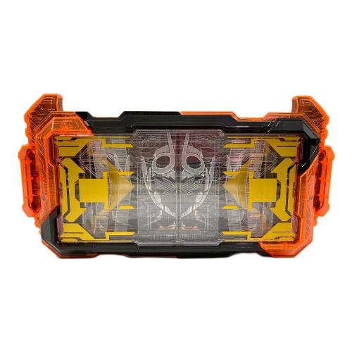 仮面ライダーガッチャード (カメンライダーガッチャード) 仮面ライダー カード３枚欠品 DXガッチャードライバー＆ガッチャードローホルダーセット 動作確認済み