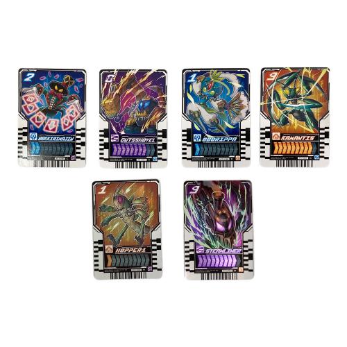 仮面ライダーガッチャード (カメンライダーガッチャード) 仮面ライダー カード３枚欠品 DXガッチャードライバー＆ガッチャードローホルダーセット 動作確認済み