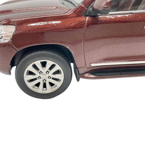 ミニカー ランドクルーザー 1/30