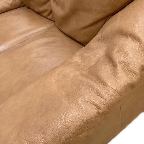 NATUZZI (ナツッジ) 2人掛けソファー 84 ブラウン キャメル