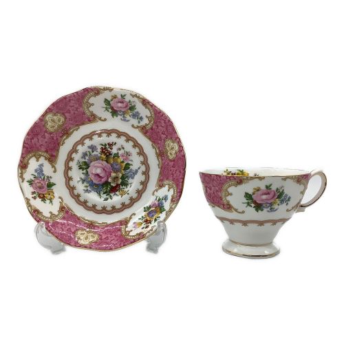 ROYAL ALBERT (ロイヤルアルバート) カップ&ソーサーセット 2Pセット レディーカーライル＆エンチャントメント