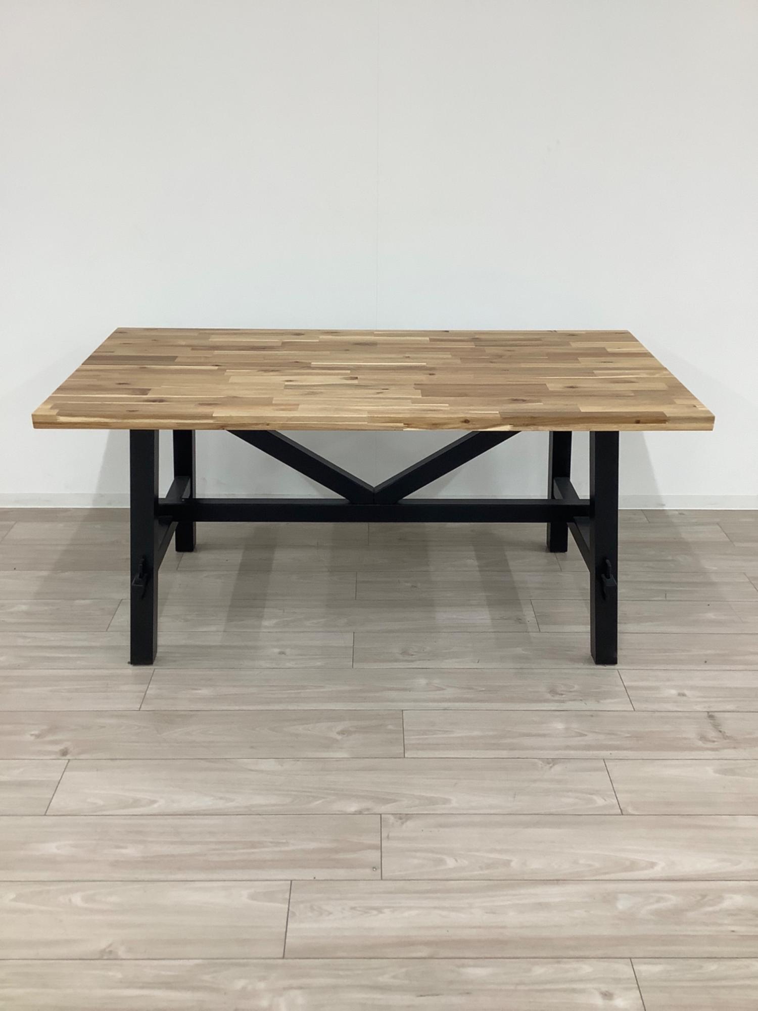 IKEA (イケア) ダイニングテーブル ナチュラル×ブラック SKOGSTA