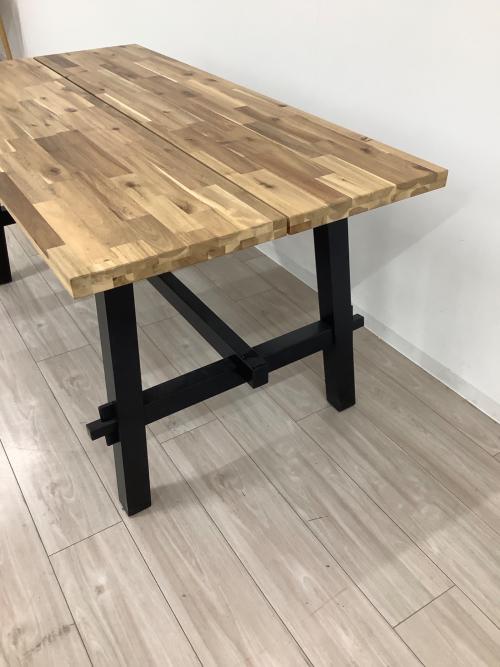 IKEA (イケア) ダイニングテーブル ナチュラル×ブラック SKOGSTA