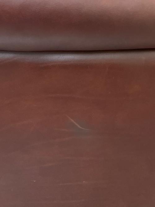 NATUZZI (ナツッジ) ウイングバックチェア ボルドー 163 オットマン付 レザー