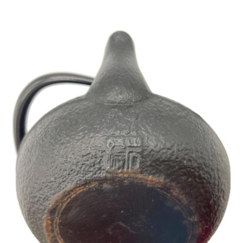 岩鋳 (イワチュウ) 鉄瓶 土台付 3型 アラレ