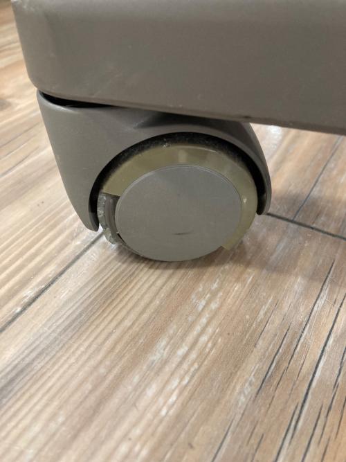 ITOKI (イトーキ) オフィスチェア KKV-825AC-W4E1 キャスター破損 バーテブラⅡ やや色あせあり