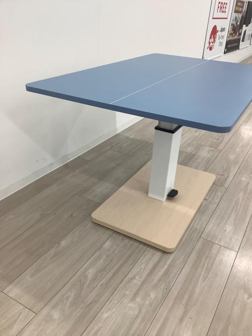 昇降テーブル アウトレット品 スカイブルー｜トレファクONLINE