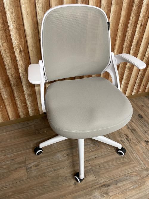 Hbada (ハバダ) ワークチェアー