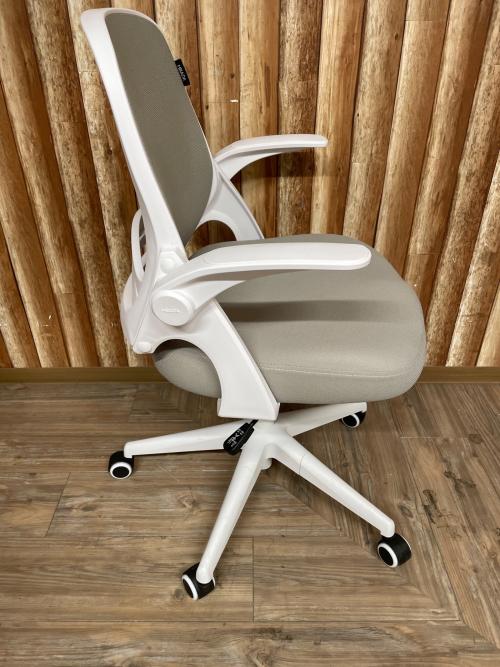 Hbada (ハバダ) ワークチェアー