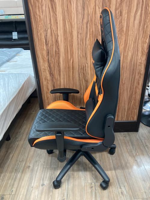 Cougar (クーガ) ゲーミングチェア オレンジ×ブラック