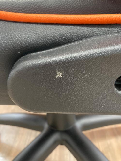 Cougar (クーガ) ゲーミングチェア オレンジ×ブラック