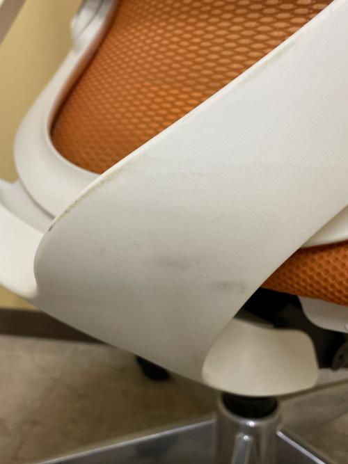 オカムラ オフィスチェア オレンジ