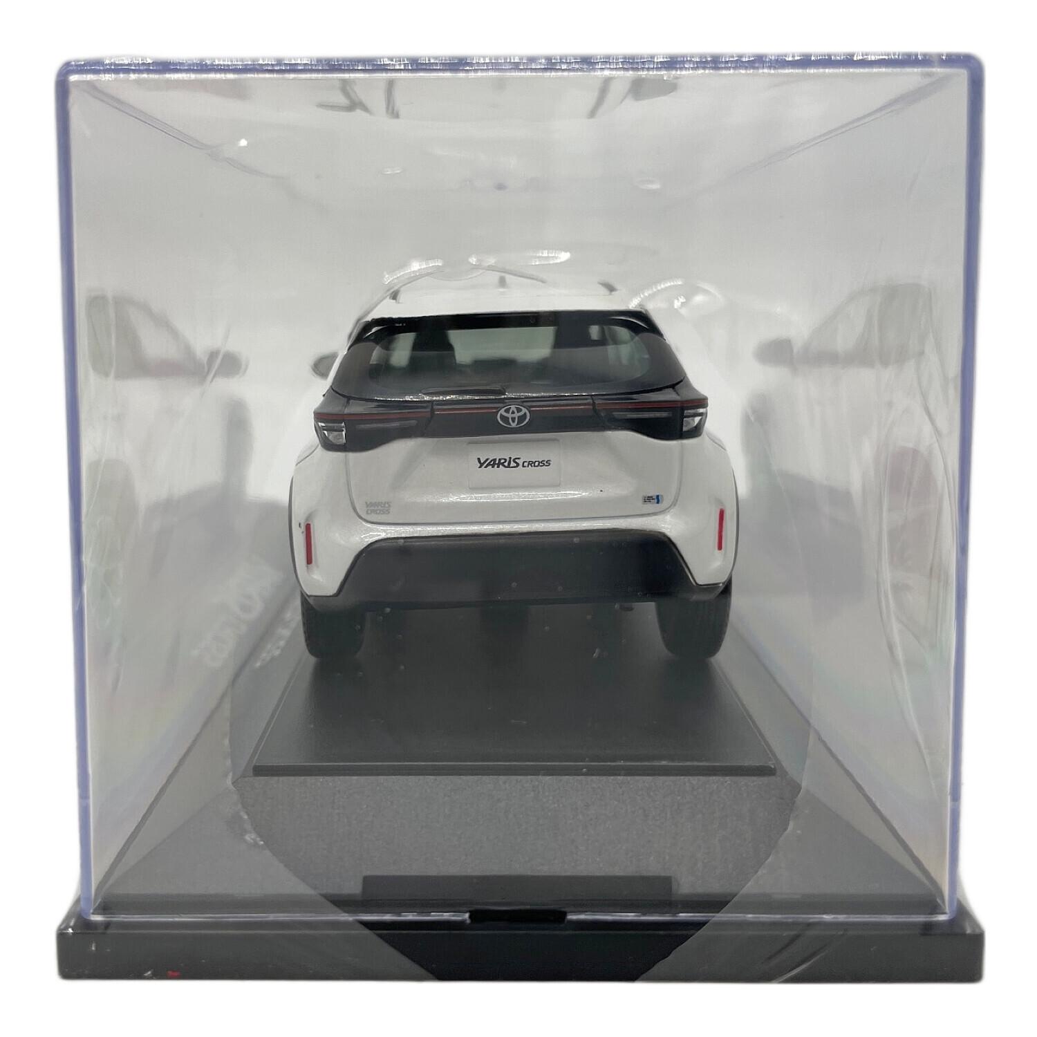 TOYOTA (トヨタ) YARISCROSS ダイキャストカー ホワイト 1/30スケール