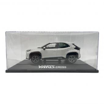 TOYOTA (トヨタ) YARISCROSS ダイキャストカー ホワイト 1/30スケール