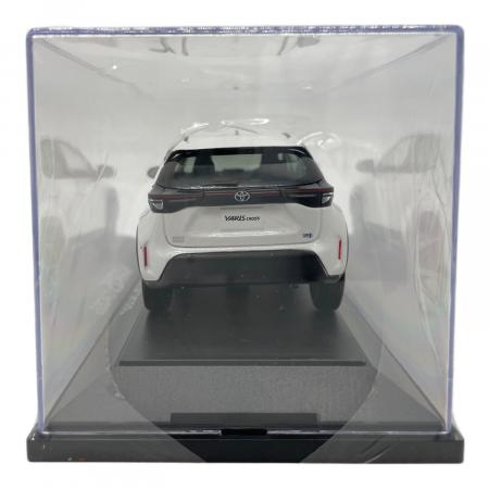 TOYOTA (トヨタ) YARISCROSS ダイキャストカー ホワイト 1/30スケール