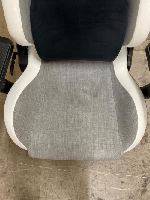 CORSAIR ゲーミングチェア T3 RUSH ベージュ