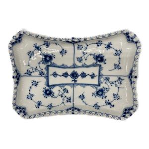 ROYAL COPENHAGEN (ロイヤル・コペンハーゲン) スクエアプレート ブルーフルーテッド・フルレース