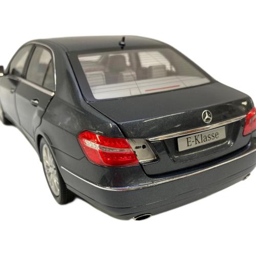 Mercedes Benz (メルセデスベンツ) メルセデスベンツEクラス 1：18 モデルカー