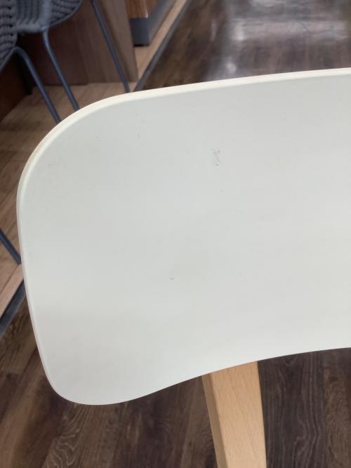 Vitra (ヴィトラ) バーゼルチェア