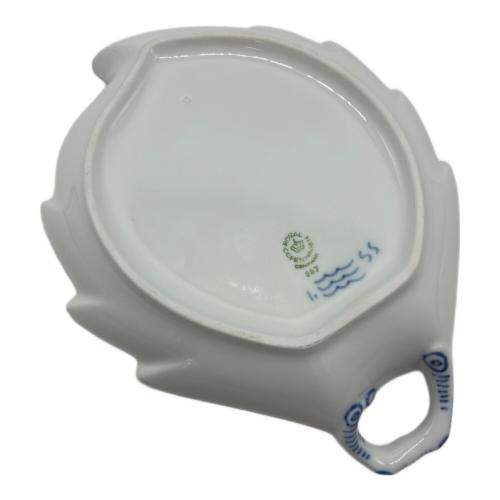 ROYAL COPENHAGEN (ロイヤル・コペンハーゲン) リーフディッシュ ブルーフルーテッド・ハーフレース