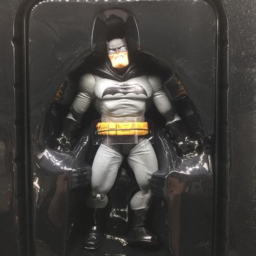 バットマン 75周年 ダークナイト アクションフィギュアセット フィギュア バットマン 75th アニバーサリー 4パック セット1 「バットマン」 アクションフィギュア