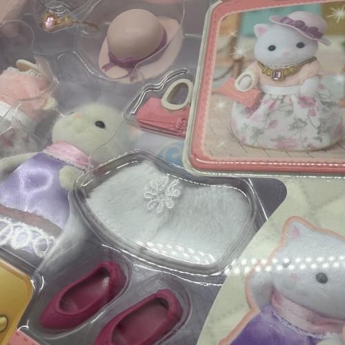 EPOCH (エポック) 街のファッションコーデセット-ペルシャネコのお姉さん- シルバニアファミリー