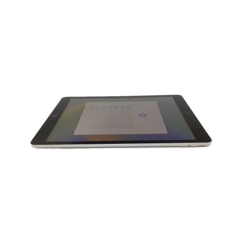 Apple (アップル) iPad(第9世代) 64GB SoftBank iOS MK493J/A ▲ サインアウト確認済 355818726569862