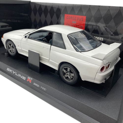 京商 (キョウショウ) 日産スカイライン GT-R 32 箱イタミあり GORGEOUS 