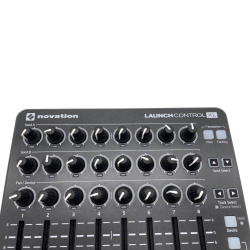 novation (ノベーション) MIDIコントローラー Launch Control XL Mk2 通電確認のみ 中国製