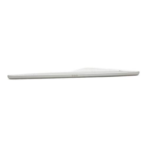Apple (アップル) iPad(第9世代) MK2L3J/A 背面ボディキズ・ヘコミ有